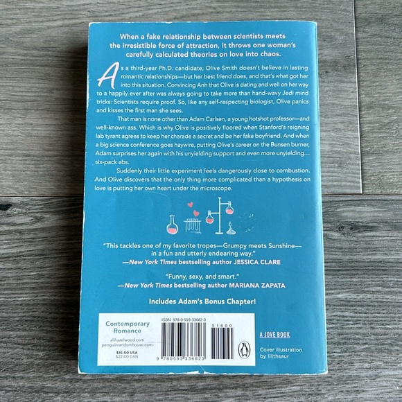 🌸 3 For $20 🌸 The Love Hypothesis by Ali Hazelwood - Picture 2 of 3